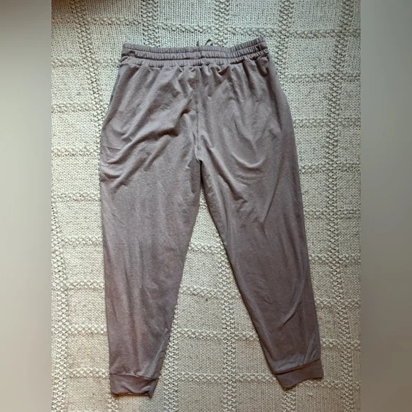 Vuori Performance Joggers - Picture 6 of 7